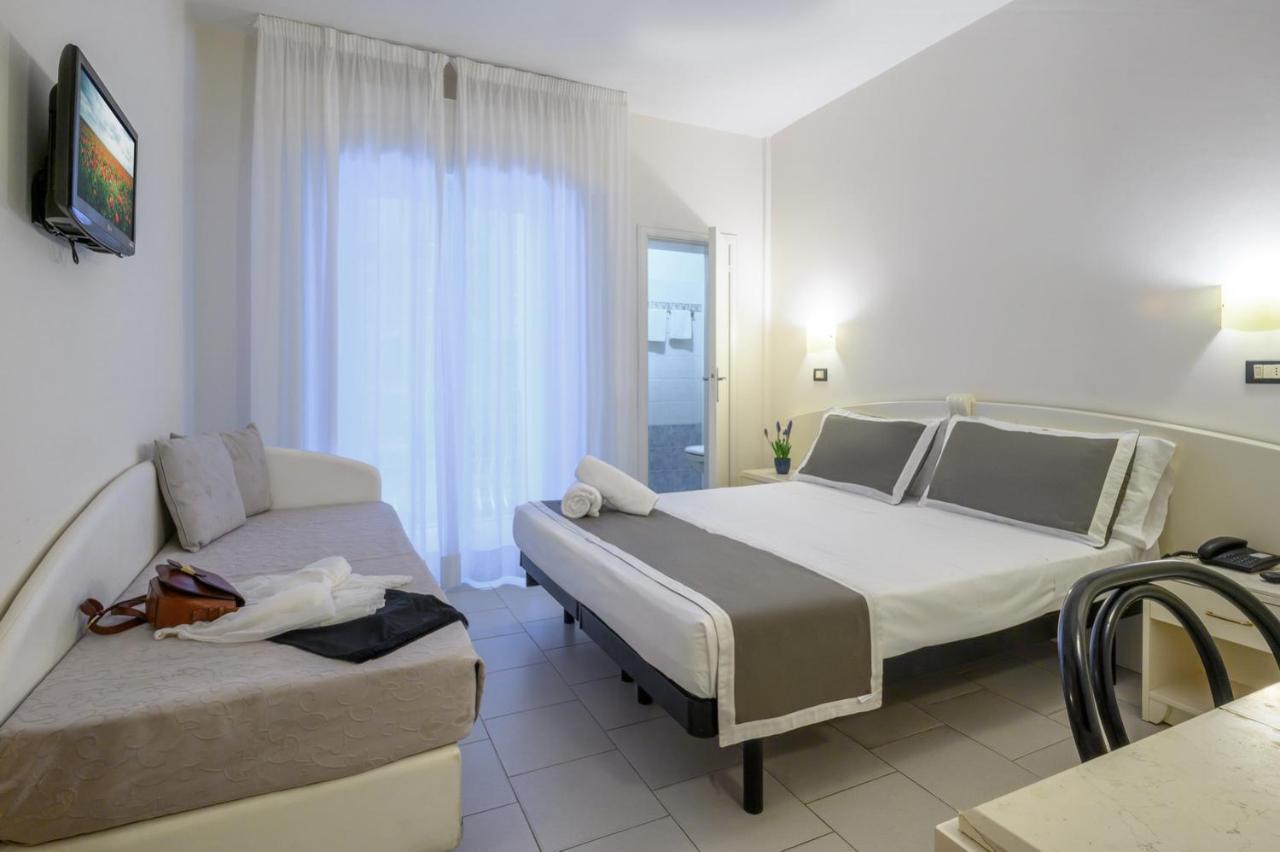 Atlas Hotel Riccione Exterior foto
