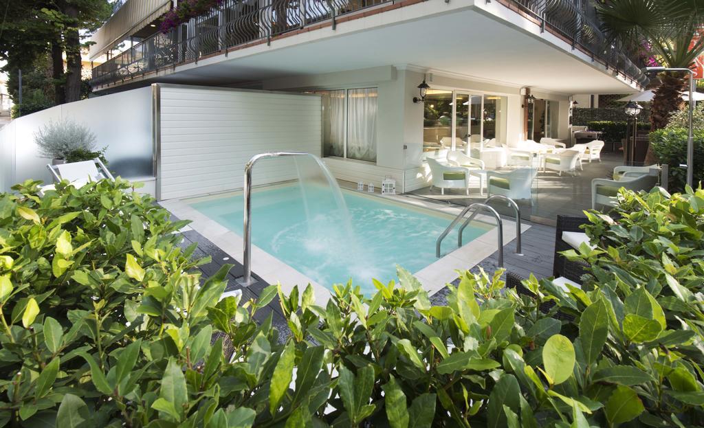 Atlas Hotel Riccione Exterior foto